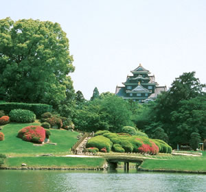 日本三名園の一つ「後楽園」・歴史を伝える名城　[ 岡山城 ]